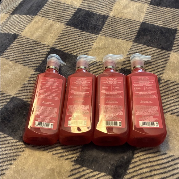 White Barn Japanese Cherry Blossom Cleansing Gel - Red and Gold Accents (4) - Picture 4 of 4